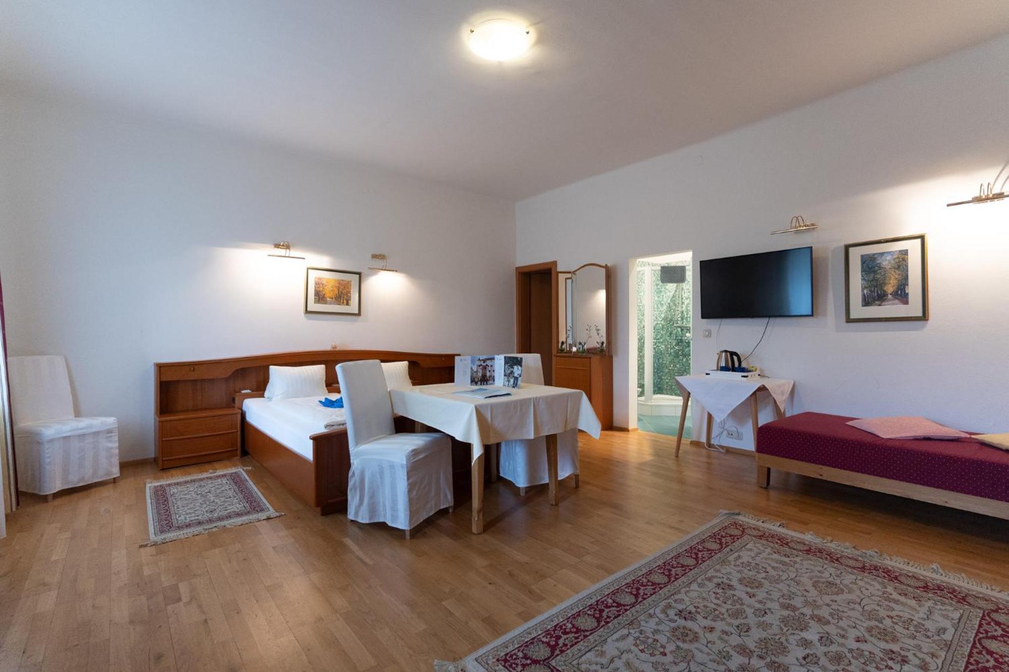 Hotel Pension Kandolf Tamsweg Kültér fotó